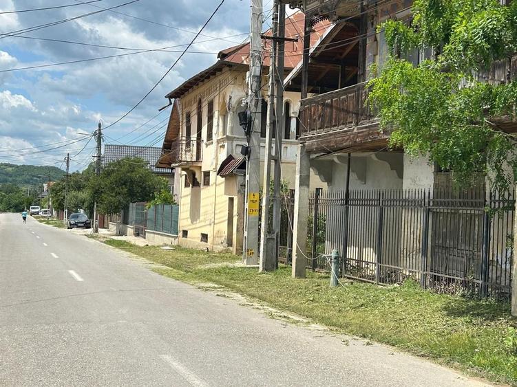 Casă individuală cu 7 camere cu Canalizare în Bezdead