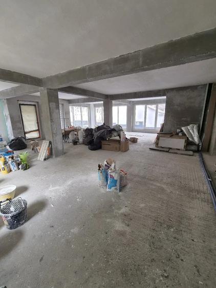 Spațiu comercial, de 300 mp, în Central
