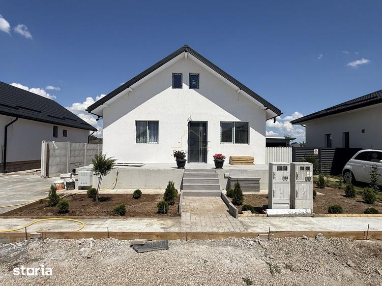Casă cu 3 camere cu Teren 250 Mp în Clinceni