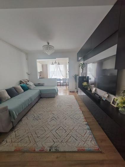 Apartament 3 camere de vanzare - 2