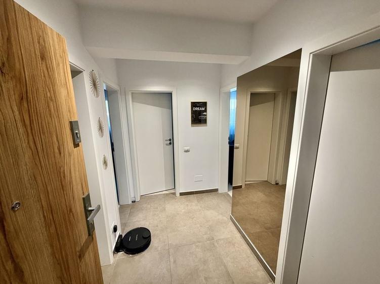 Apartament cu 2 camere decomandat în Noua