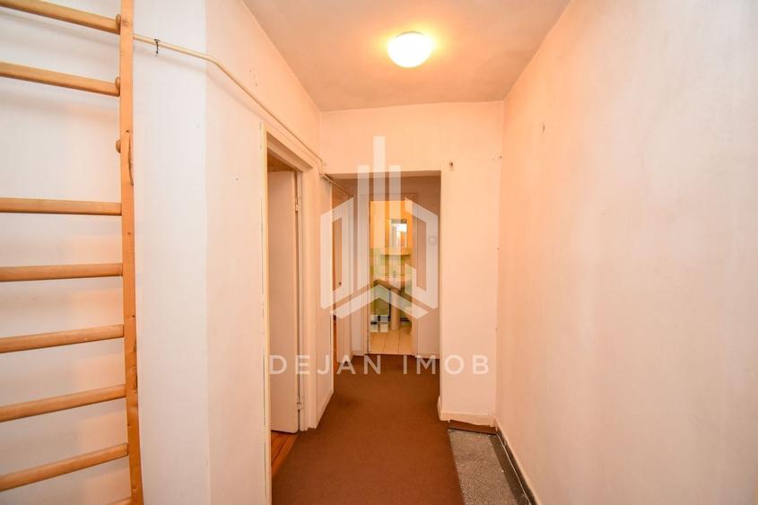 Apartament cu 4 camere circular în Lenin