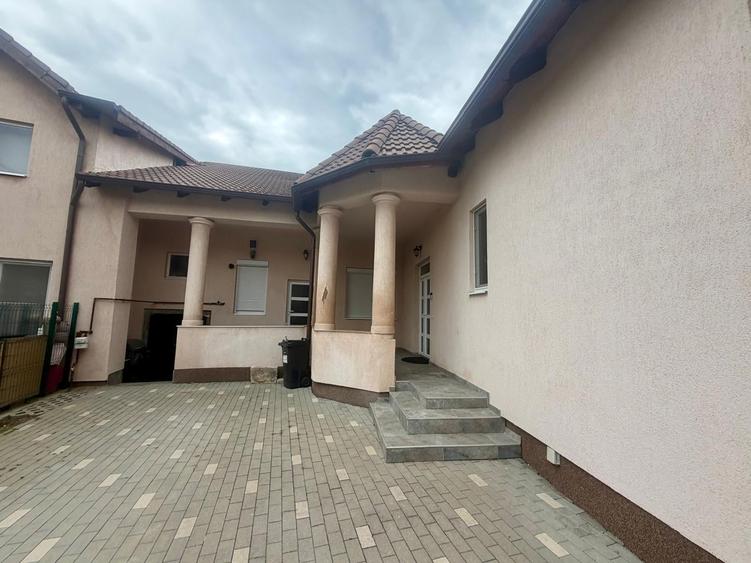 Casă individuală cu 4 camere cu Teren 292 Mp în Central