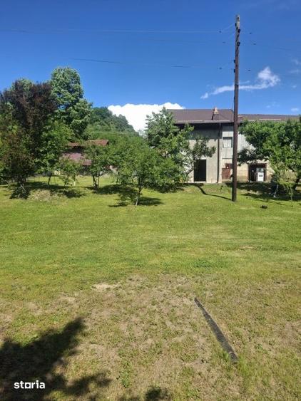 Casă cu 4 camere cu Teren 1000 Mp în Surani
