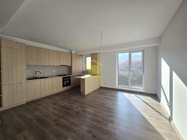 Apartament cu 2 camere semidecomandat, mobilat în Florești — fotografia 1