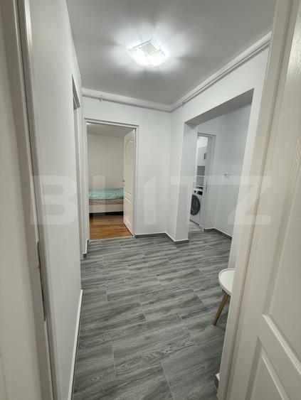 Apartament cu 2 camere, decomandat, modern, zonă centrală, etaj 3 - 9