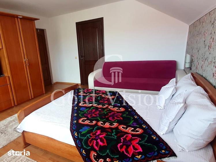 Casă cu 7 camere cu Teren 2000 Mp în Central