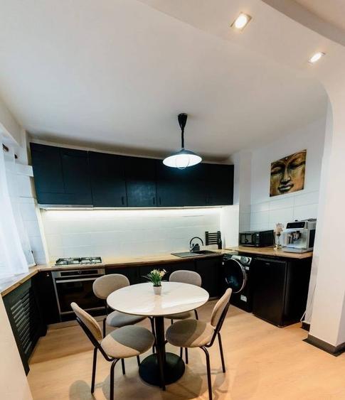Apartament cu 3 camere decomandat în Mărăști