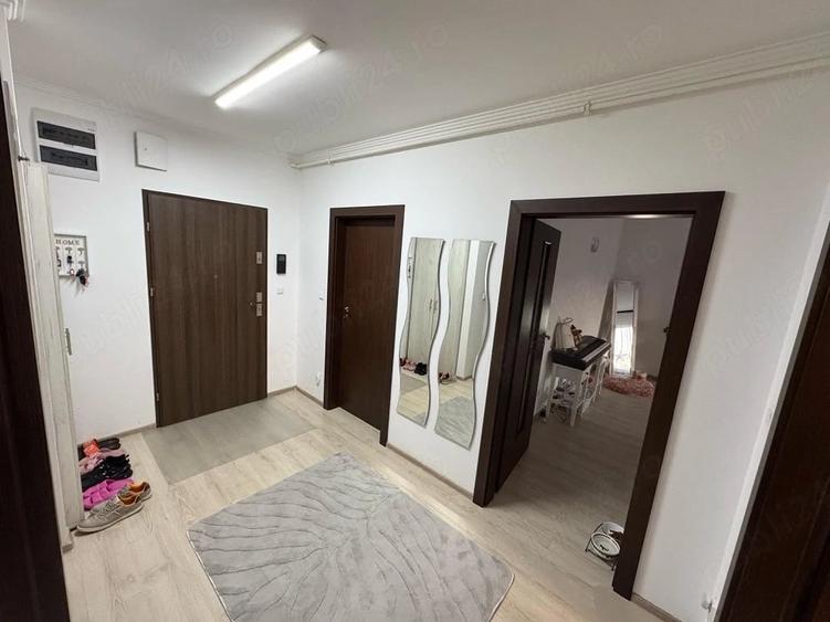 Apartament cu 2 camere decomandat în Pietroasa