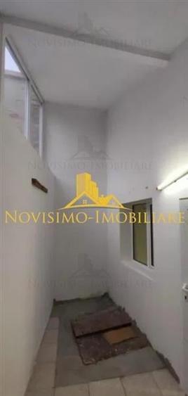 Casă individuală cu 4 camere cu Teren 100 Mp în Republicii