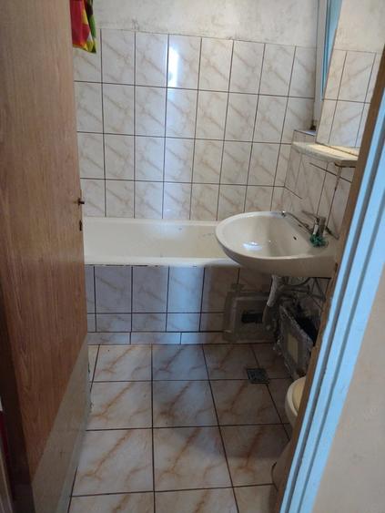 Proprietar, inchiriere apartament cu 2 camere dec,350 eu, situat la ie?irea de metrou Eroii Revolu - 4