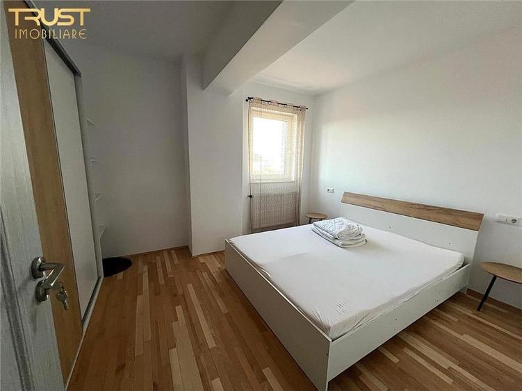 Apartament cu 3 camere decomandat în Sud