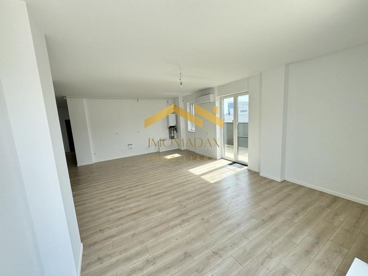 Penthouse cu 3 camere decomandat în Aradului
