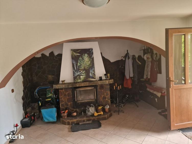 Casă cu 4 camere în Comarnic