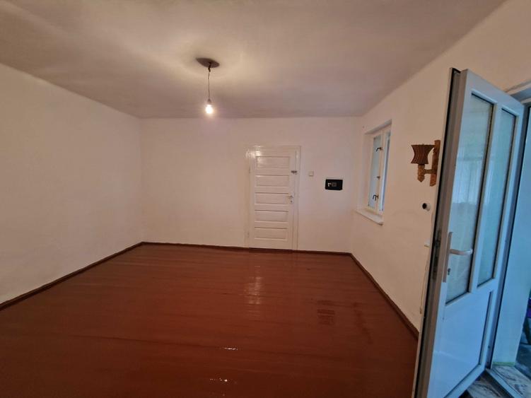 Casă cu 4 camere în Suplacu de Barcău