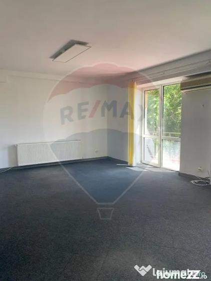 Casă cu 5 camere cu Teren 188 Mp în Vitan