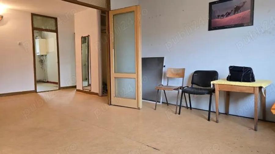 Apartament cu 3 camere decomandat în Micro 15