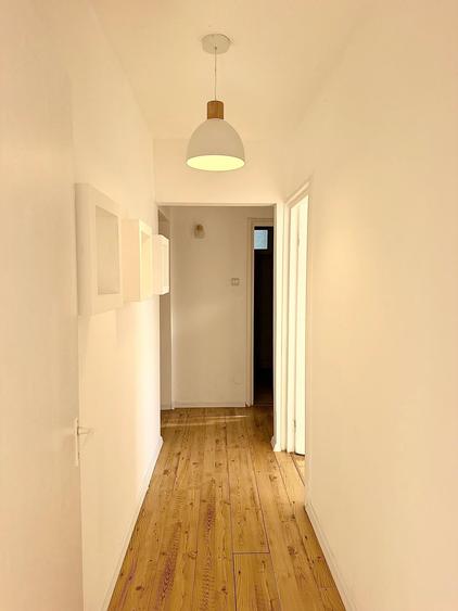 Apartament cu 4 camere decomandat în Drumul Taberei