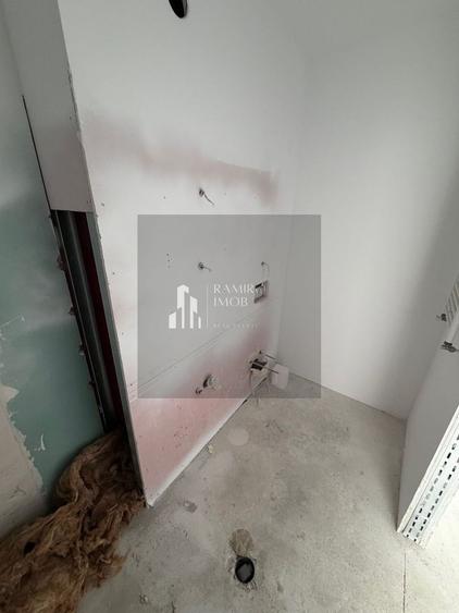 Apartament cu 3 camere decomandat, mobilat în Vitan