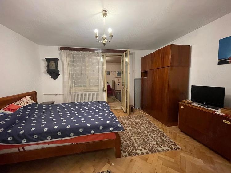 Apartament cu 4 camere decomandat în Central