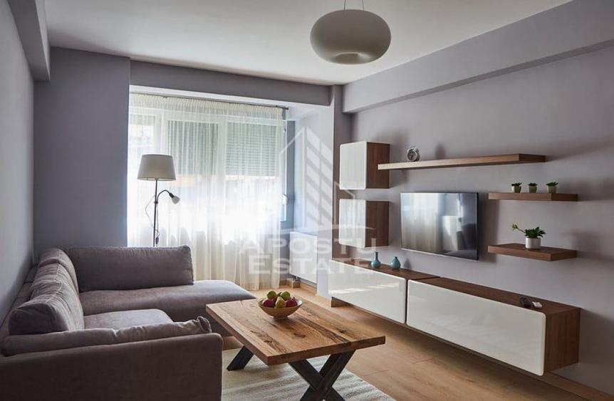 Apartament cu 3 camere decomandat în Central