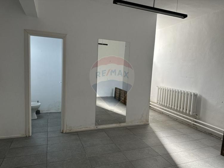 Spațiu comercial, de 214 mp, în Central