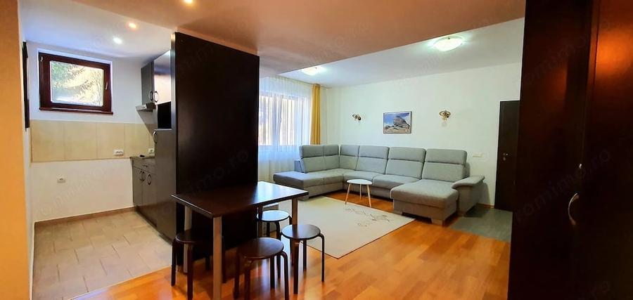 Apartament cu 2 camere semidecomandat în Clăbucet