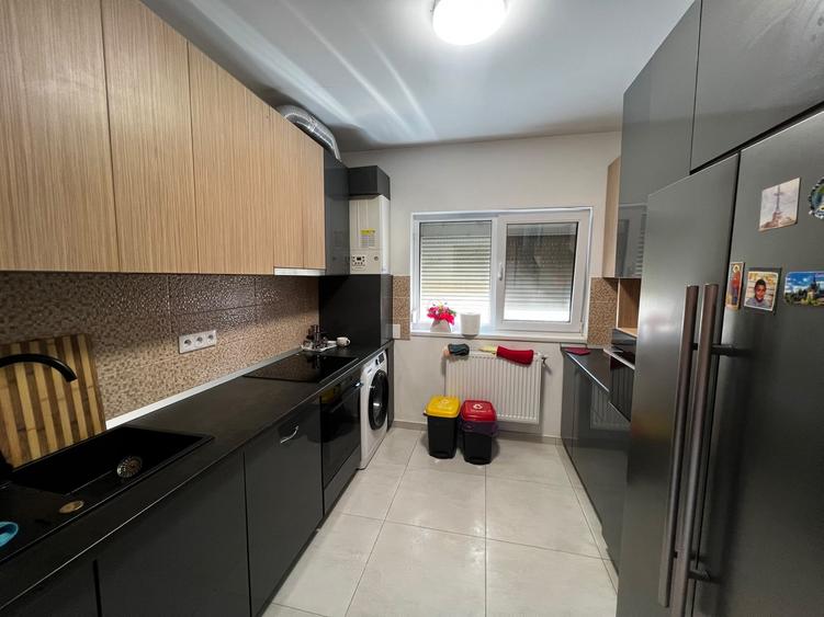 Duplex cu 4 camere cu Canalizare în Domnești