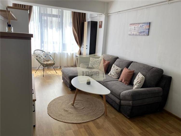Apartament cu 2 camere semidecomandat, mobilat în Exterior Sud
