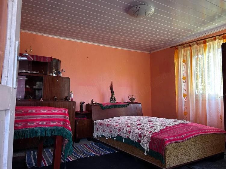 Casă cu 3 camere cu Teren 1970 Mp în Drăgotești