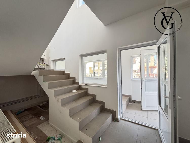 Casă cu 6 camere semidecomandat cu Teren 327 Mp în Central