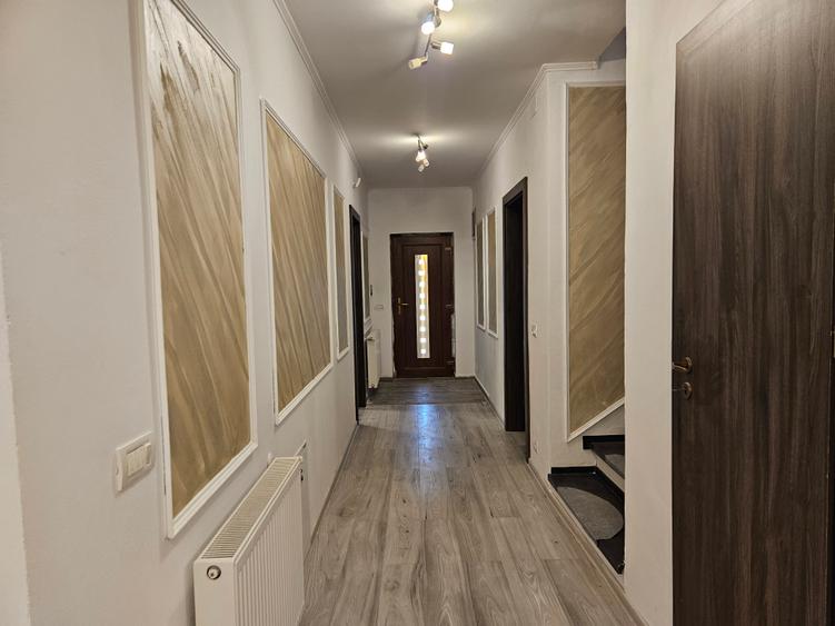 Duplex cu 5 camere cu Canalizare în Dumbrăvița