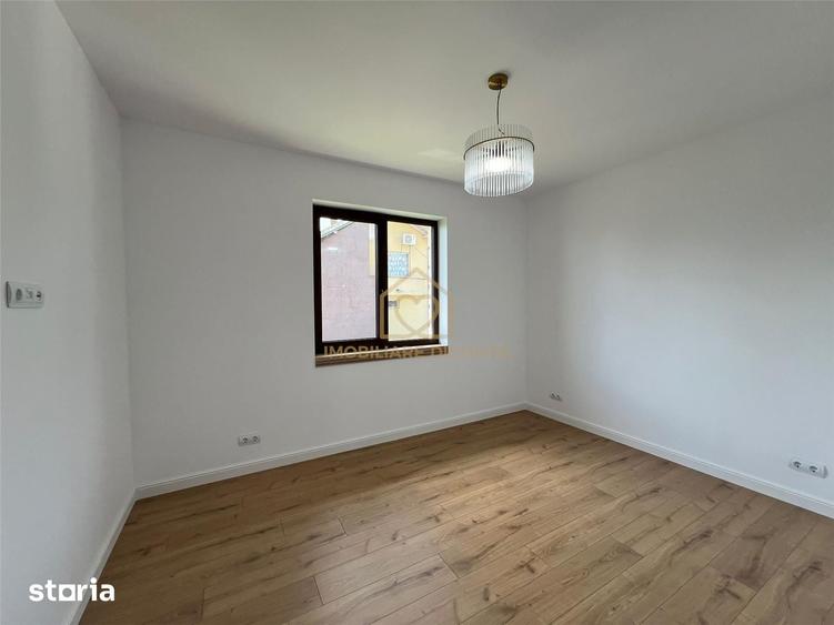 Casă cu 4 camere cu Teren 425 Mp în Valea Borcutului