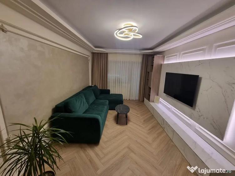 Apartament cu 3 camere decomandat, mobilat în Faleza Nord