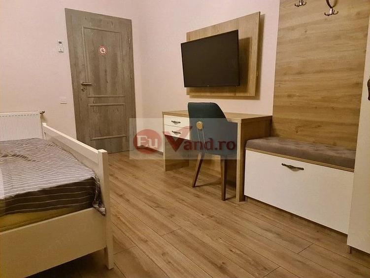 Casă cu 7 camere cu Teren 300 Mp în Faleză