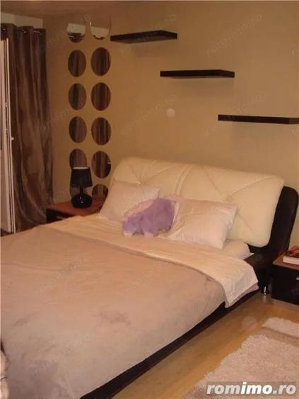 Apartament cu 4 camere decomandat în Govândari