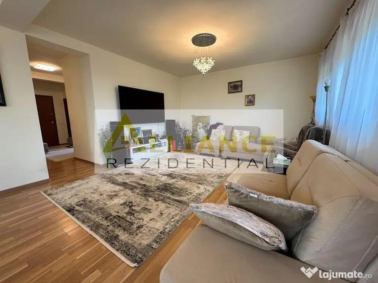 Casă cu 4 camere cu Teren 300 Mp în Glina