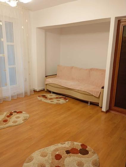 Apartament cu 2 camere decomandat în Micro 20