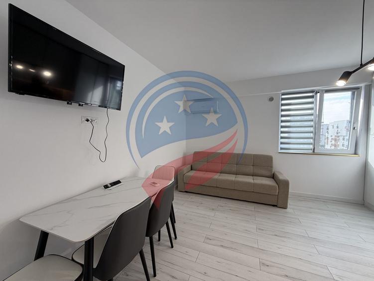 Apartament cu 2 camere semidecomandat, mobilat în 1 Mai