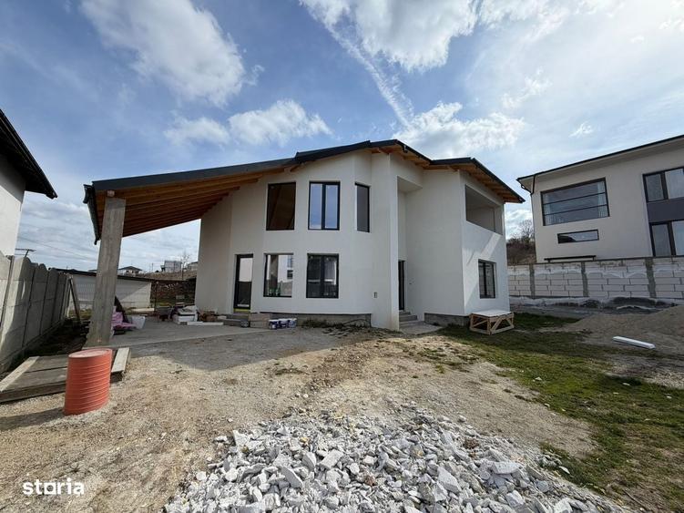 Casă cu 4 camere în Central