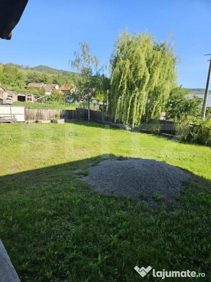 Casă cu 7 camere cu Teren 2828 Mp în Central