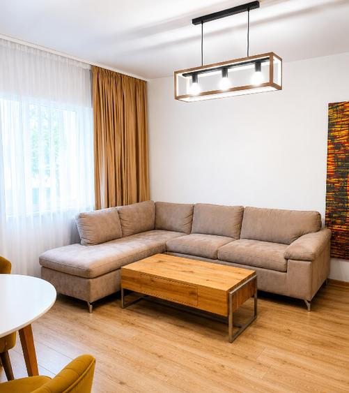 Apartament cu 2 camere semidecomandat, mobilat în Rovine