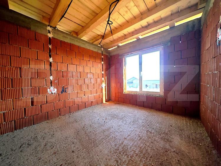 Casă individuală cu 4 camere cu Teren 600 Mp în Paleu