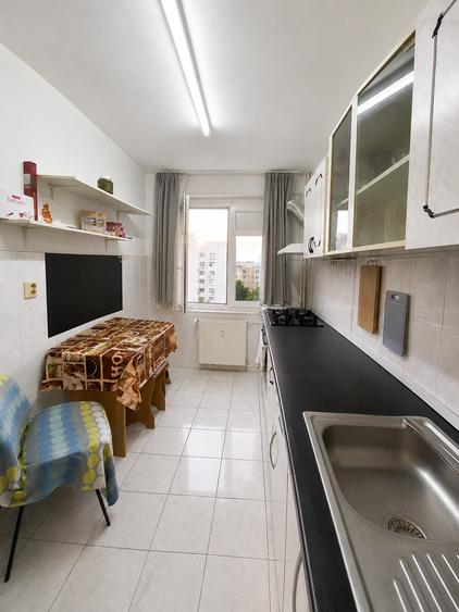 Apartament cu 2 camere decomandat în Titan