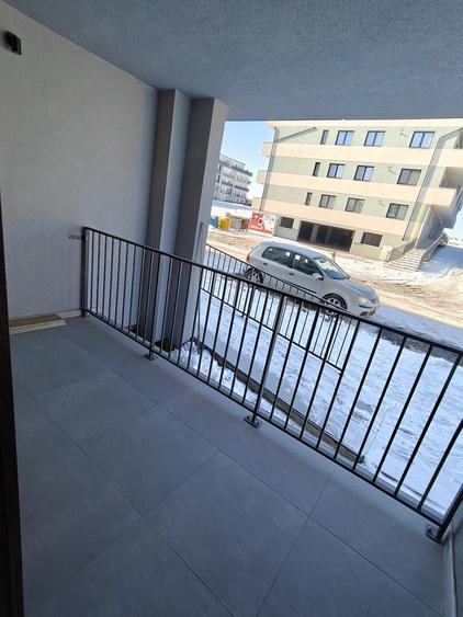 Apartament cu 2 camere semidecomandat în Turnișor