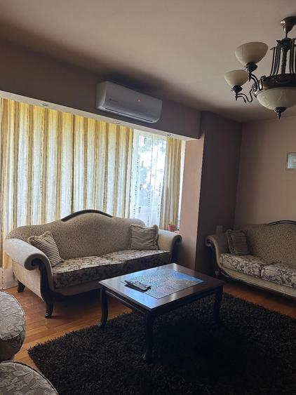 Apartament cu 3 camere semidecomandat în Circumvalațiunii