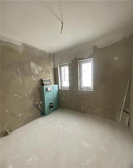 Duplex cu 5 camere cu Canalizare în Giroc