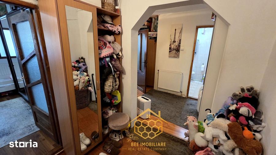 Apartament cu 2 camere decomandat în Valea Rosie