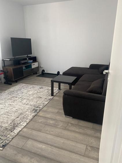 Apartament cu 2 camere decomandat în Roșu
