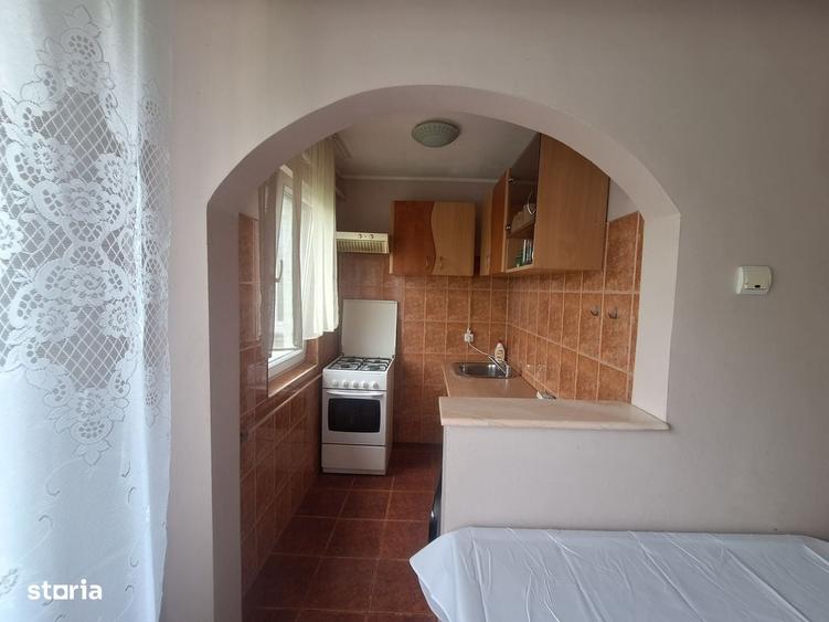 Apartament cu 2 camere semidecomandat în Dacia